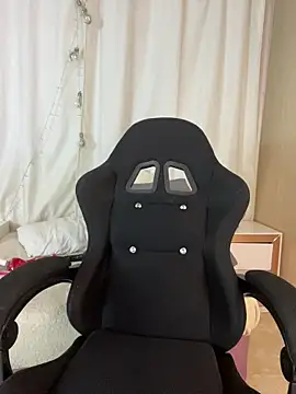 littlemelodi18 online show from February 21, 2026, 12:33 am