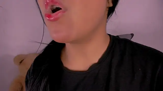 Snapshot of veky_saliva01 chatting on January 11, 2026, 10:31 am veky saliva01 online show from January 11, 2026, 10:31 am