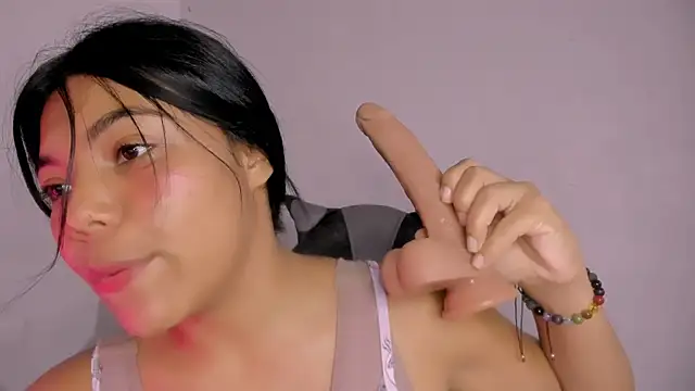 Snapshot of veky_saliva01 chatting on April 4, 2026, 2:14 pm veky saliva01 online show from April 4, 2026, 2:14 pm