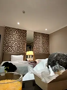 mamakarma1403 online show from April 21, 2026, 4:30 am