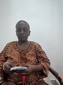 Snapshot of mamakarma1403 chatting on May 25, 2026, 9:48 am mamakarma1403 online show from May 25, 2026, 9:48 am