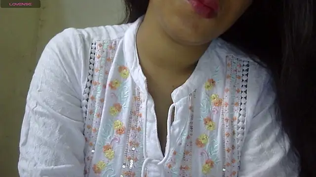 Preeti-Sexy online show from April 30, 2026, 5:03 am