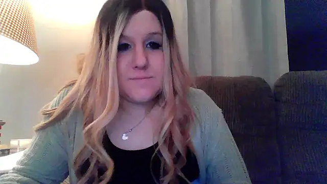 Snapshot of PuckBunny17 chatting on December 4, 2024, 8:01 am PuckBunny17 online show from December 4, 2024, 8:01 am