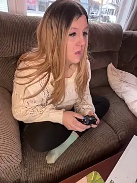 Snapshot of PuckBunny17 chatting on December 8, 2024, 9:52 pm PuckBunny17 online show from December 8, 2024, 9:52 pm