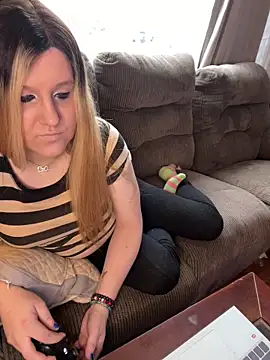 Snapshot of PuckBunny17 chatting on December 12, 2024, 8:43 pm PuckBunny17 online show from December 12, 2024, 8:43 pm