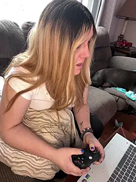 Snapshot of PuckBunny17 chatting on December 17, 2024, 5:58 pm PuckBunny17 online show from December 17, 2024, 5:58 pm