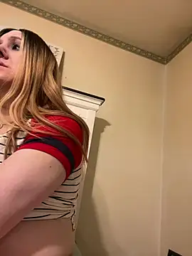 Snapshot of PuckBunny17 chatting on December 25, 2024, 4:44 am PuckBunny17 online show from December 25, 2024, 4:44 am