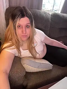 Snapshot of PuckBunny17 chatting on December 29, 2024, 6:05 pm PuckBunny17 online show from December 29, 2024, 6:05 pm