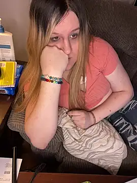 Snapshot of PuckBunny17 chatting on January 4, 2025, 11:43 am PuckBunny17 online show from January 4, 2025, 11:43 am