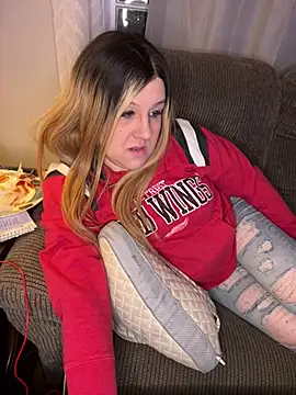 Snapshot of PuckBunny17 chatting on January 14, 2025, 8:31 am PuckBunny17 online show from January 14, 2025, 8:31 am