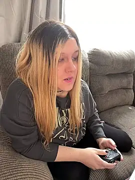 Snapshot of PuckBunny17 chatting on January 22, 2025, 3:51 pm PuckBunny17 online show from January 22, 2025, 3:51 pm