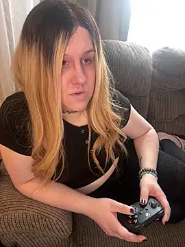 Snapshot of PuckBunny17 chatting on February 2, 2025, 4:32 pm PuckBunny17 online show from February 2, 2025, 4:32 pm