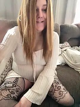 Snapshot of PuckBunny17 chatting on October 21, 2025, 4:08 pm PuckBunny17 online show from October 21, 2025, 4:08 pm