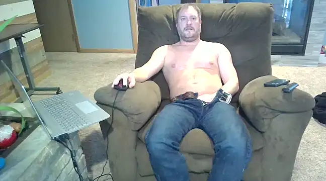 Snapshot of Bretto18 chatting on January 9, 2025, 8:44 pm Bretto18 online show from January 9, 2025, 8:44 pm