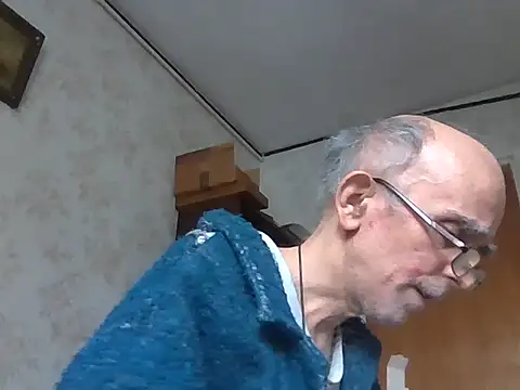 mariusica1xh online show from October 16, 2025, 2:40 pm