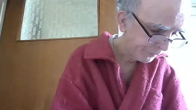 Snapshot of mariusica1@xh chatting on May 18, 2026, 8:42 am mariusica1xh online show from May 18, 2026, 8:42 am