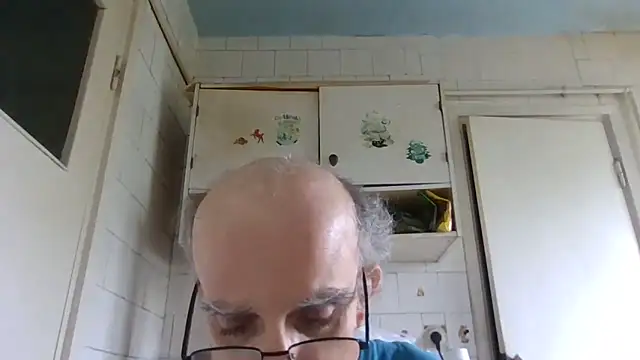 Snapshot of mariusica1@xh chatting on May 24, 2026, 9:25 am mariusica1xh online show from May 24, 2026, 9:25 am
