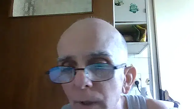 Snapshot of mariusica1@xh chatting on June 13, 2026, 1:09 pm mariusica1xh online show from June 13, 2026, 1:09 pm