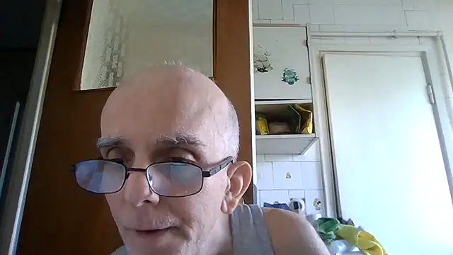 Snapshot of mariusica1@xh chatting on June 18, 2026, 9:14 am mariusica1xh online show from June 18, 2026, 9:14 am
