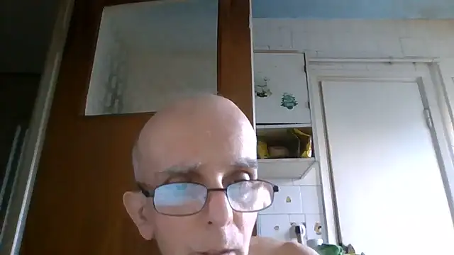 Snapshot of mariusica1@xh chatting on June 19, 2026, 4:44 pm mariusica1xh online show from June 19, 2026, 4:44 pm