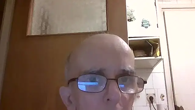 mariusica1xh online show from July 12, 2026, 10:34 pm