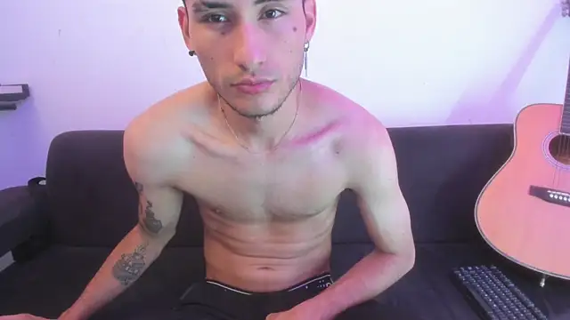 Snapshot of Henrikk_senn chatting on June 9, 2026, 7:58 pm Henrikk senn online show from June 9, 2026, 7:58 pm