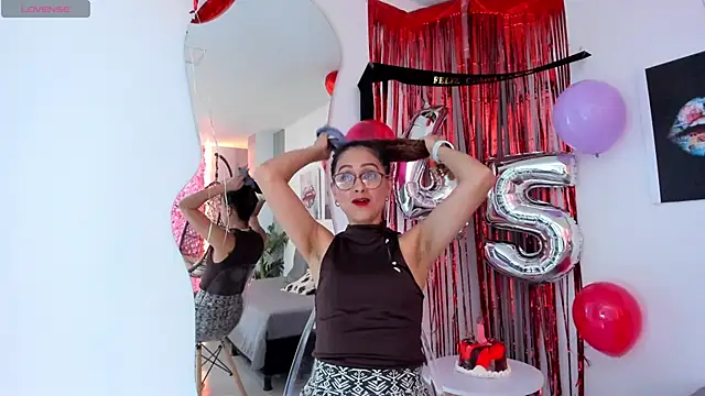 Snapshot of Angela_donnato chatting on February 6, 2025, 3:59 am Angela donnato online show from February 6, 2025, 3:59 am