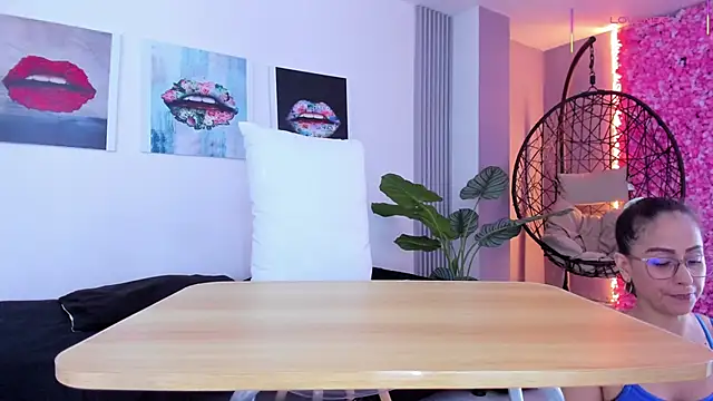 Snapshot of Angela_donnato chatting on October 12, 2025, 3:38 am Angela donnato online show from October 12, 2025, 3:38 am