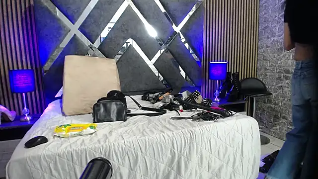 Snapshot of bellatrix25 chatting on December 11, 2024, 7:14 pm bellatrix25 online show from December 11, 2024, 7:14 pm