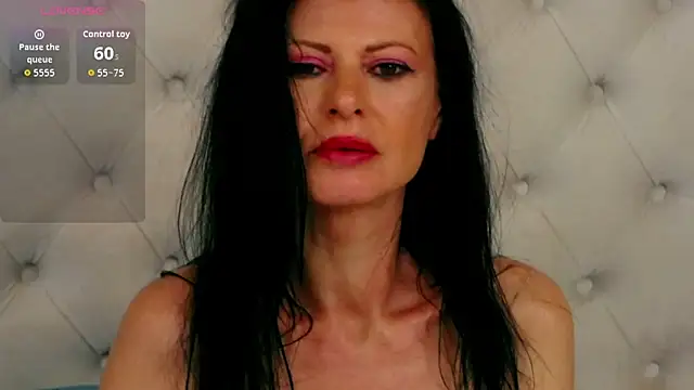 RosalieNorman online show from April 28, 2026, 2:27 am