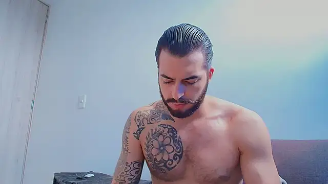Snapshot of thomas_gun chatting on May 6, 2026, 2:11 pm thomas gun online show from May 6, 2026, 2:11 pm