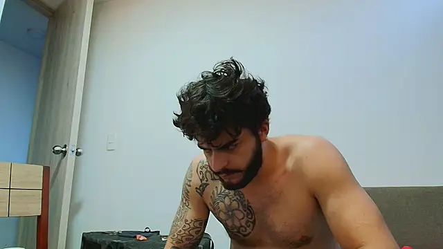 Snapshot of thomas_gun chatting on May 7, 2026, 10:59 pm thomas gun online show from May 7, 2026, 10:59 pm