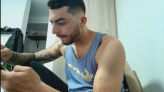 Snapshot of thomas_gun chatting on June 16, 2026, 10:23 pm thomas gun online show from June 16, 2026, 10:23 pm