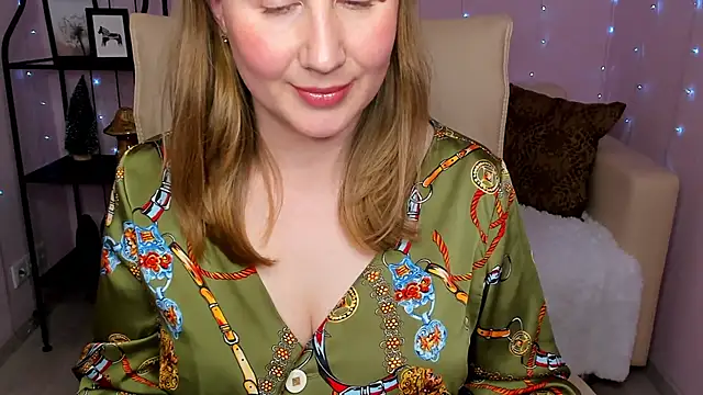 Snapshot of Helens_love chatting on January 17, 2025, 5:32 am Helens love online show from January 17, 2025, 5:32 am