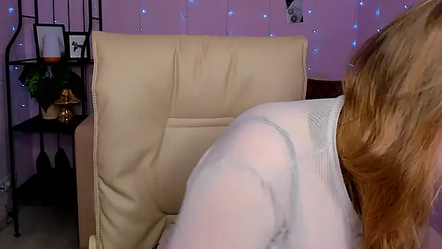 Snapshot of Helens_love chatting on March 15, 2025, 1:52 am Helens love online show from March 15, 2025, 1:52 am