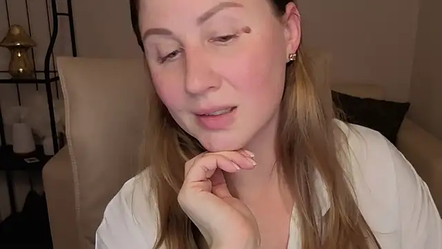 Snapshot of Helens_love chatting on October 13, 2025, 7:52 am Helens love online show from October 13, 2025, 7:52 am