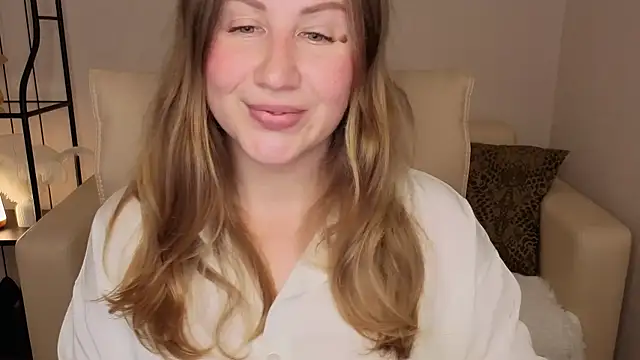 Snapshot of Helens_love chatting on November 8, 2025, 2:12 am Helens love online show from November 8, 2025, 2:12 am