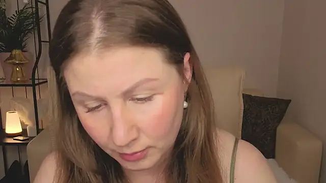 Snapshot of Helens_love chatting on June 19, 2026, 2:16 am Helens love online show from June 19, 2026, 2:16 am