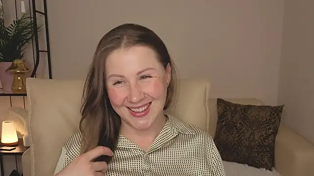 Snapshot of Helens_love chatting on June 21, 2026, 2:14 am Helens love online show from June 21, 2026, 2:14 am