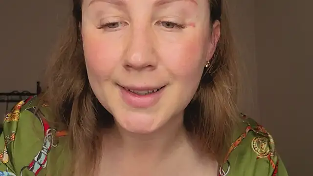 Snapshot of Helens_love chatting on July 4, 2026, 3:02 am Helens love online show from July 4, 2026, 3:02 am