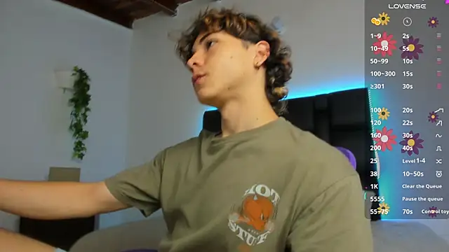 Snapshot of Joe23__ chatting on December 7, 2024, 4:25 pm Joe23 online show from December 7, 2024, 4:25 pm