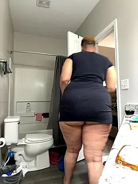 Snapshot of SexyHoneyRedd chatting on December 2, 2024, 11:07 pm SexyHoneyRedd online show from December 2, 2024, 11:07 pm