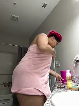 Snapshot of SexyHoneyRedd chatting on January 9, 2025, 11:58 am SexyHoneyRedd online show from January 9, 2025, 11:58 am