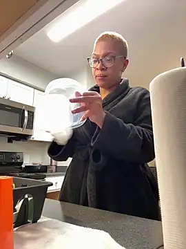 SexyHoneyRedd online show from March 3, 2026, 11:32 pm