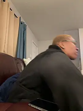 SexyHoneyRedd online show from March 8, 2026, 3:32 am