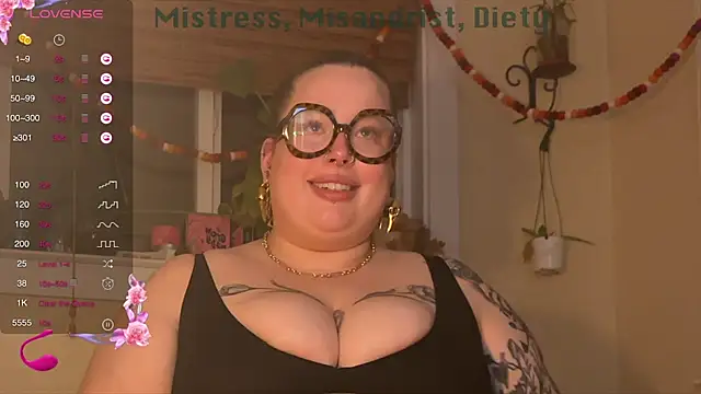 Snapshot of MissBika chatting on December 21, 2024, 2:30 am MissBika online show from December 21, 2024, 2:30 am