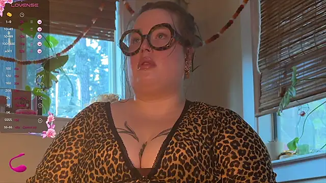 Snapshot of MissBika chatting on January 2, 2025, 10:22 pm MissBika online show from January 2, 2025, 10:22 pm