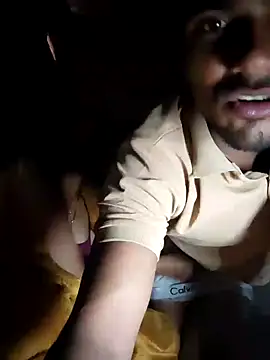 Snapshot of riya190 chatting on December 16, 2024, 10:18 am riya190 online show from December 16, 2024, 10:18 am