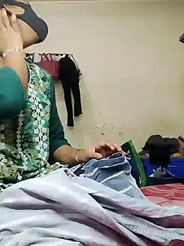 Snapshot of riya190 chatting on February 4, 2025, 6:06 pm riya190 online show from February 4, 2025, 6:06 pm