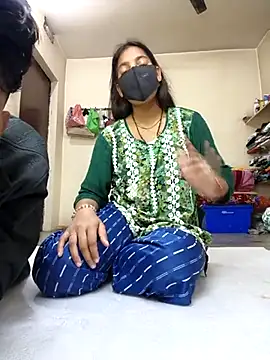 Snapshot of riya190 chatting on February 15, 2025, 10:11 am riya190 online show from February 15, 2025, 10:11 am